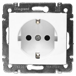 774420 Розетка 2К+3 немец. стандарт Белая Валена